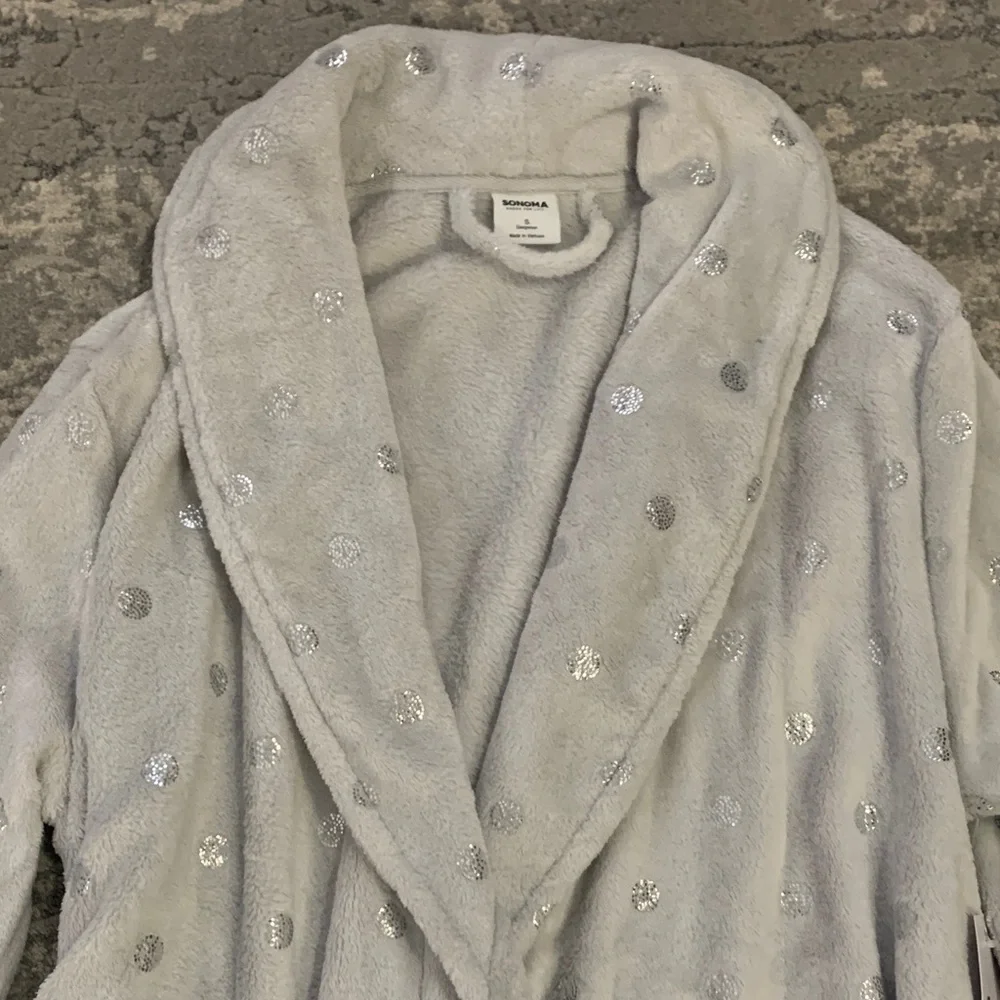 Gray Plush Robe - Picture 2 of 4